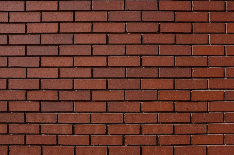 Perbandingan Bata Merah vs Hebel: Mana yang Lebih Bagus untuk Rumah Anda?