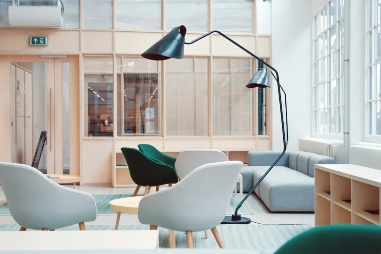 Furnitur Kantor yang Wajib: Panduan Memilih Furniture Kantor