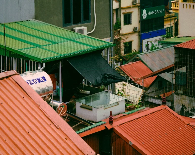 10 Jenis Atap Kanopi Terbaik dan Fungsinya untuk Rumah